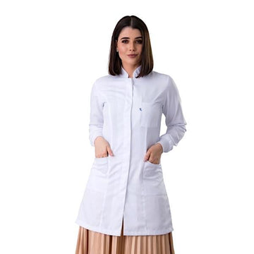 Jaleco Feminino Gabardine Branco Manga Longa Gola Padre Punho de Malha - Namastê - Dental Access