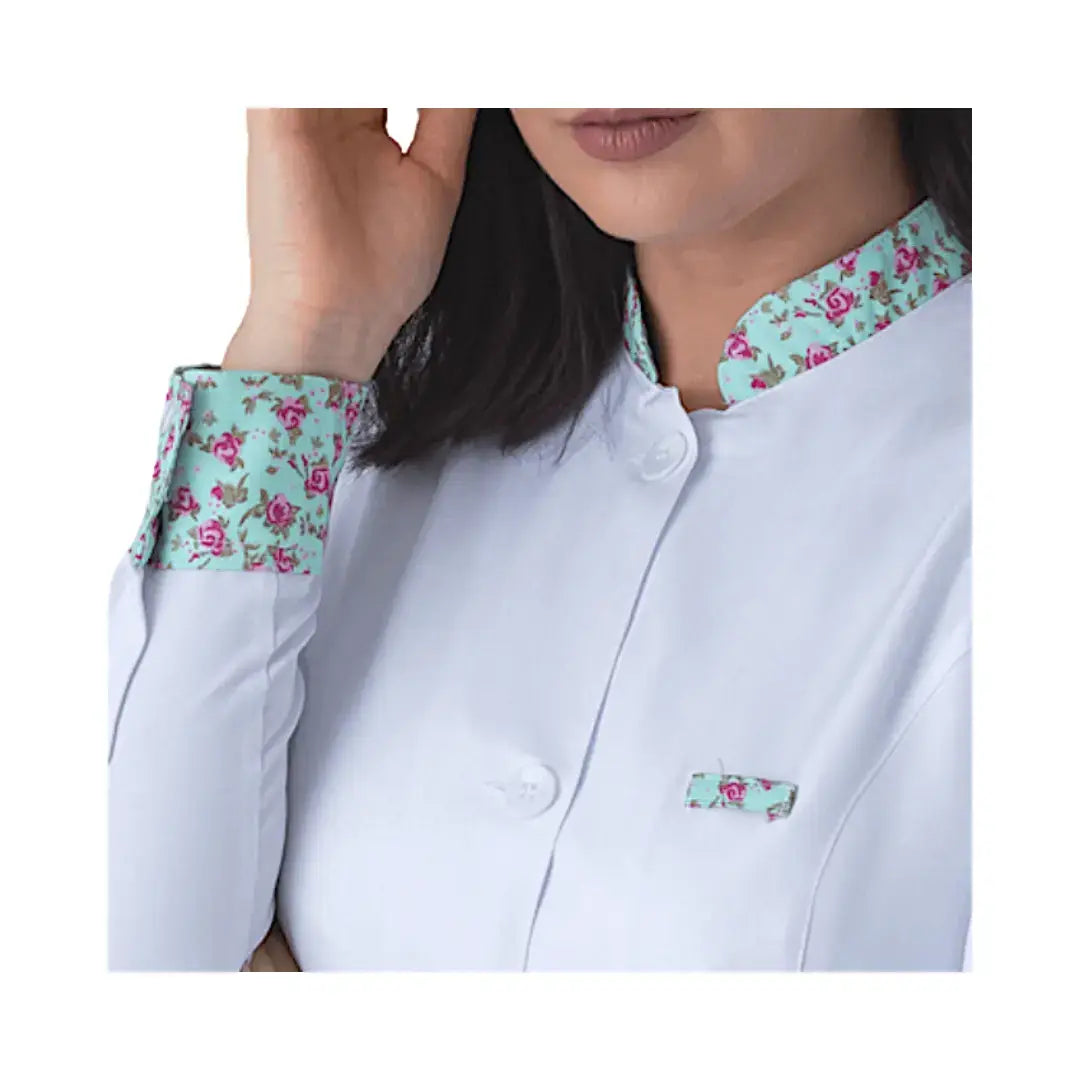 Jaleco Feminino Gabardine Branco Manga Longa Gola Padre e Estampas - Namastê - Dental Access