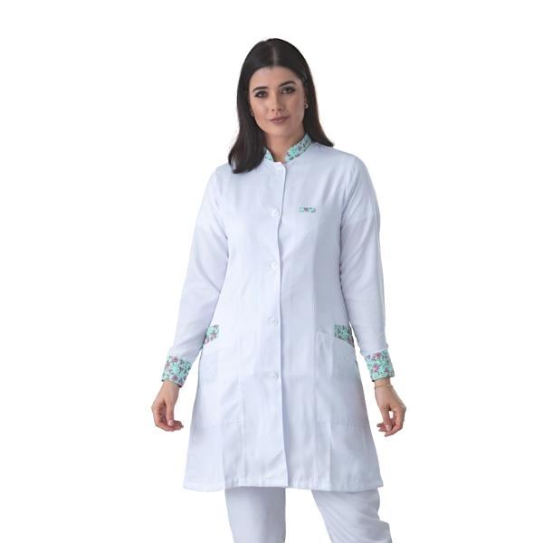 Jaleco Feminino Gabardine Branco Manga Longa Gola Padre e Estampas - Namastê - Dental Access